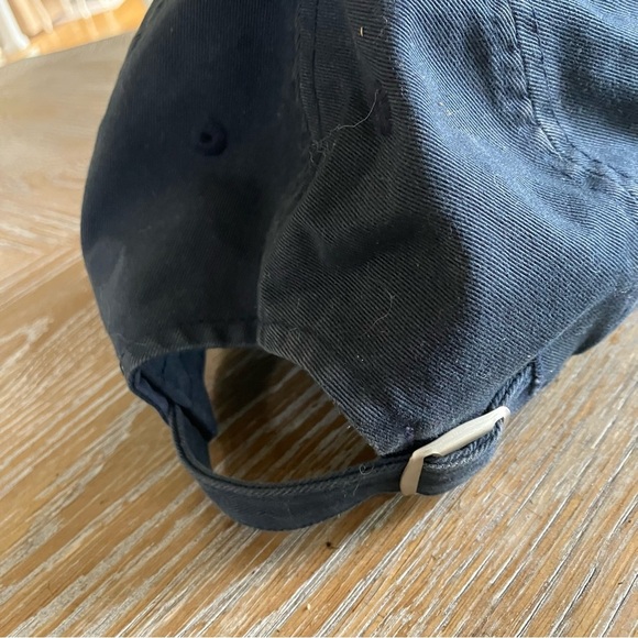 MLB Woman’s Boston Red Sox Baseball Cap with Sparkling Jewels Adjustable - Picture 3 of 7